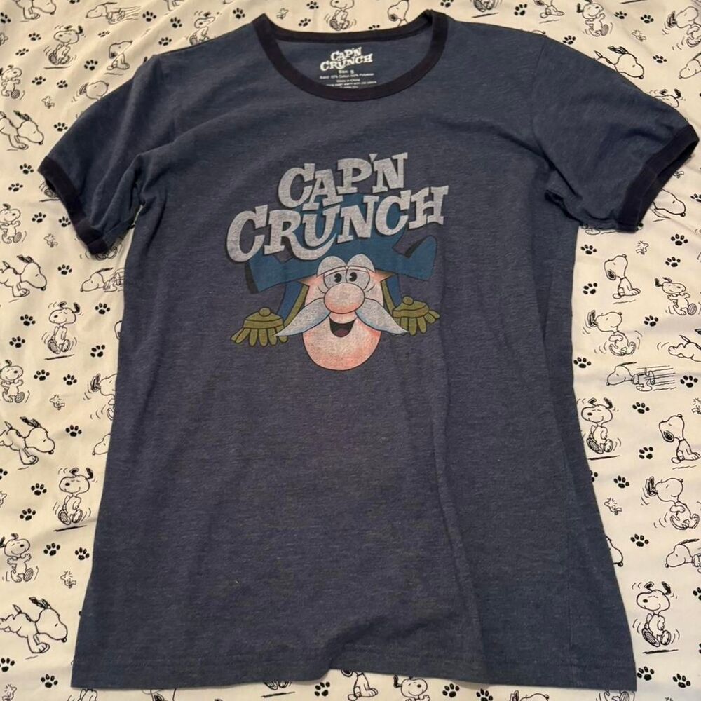 Captain Crunch Men's Navy and Blue T-shirt
